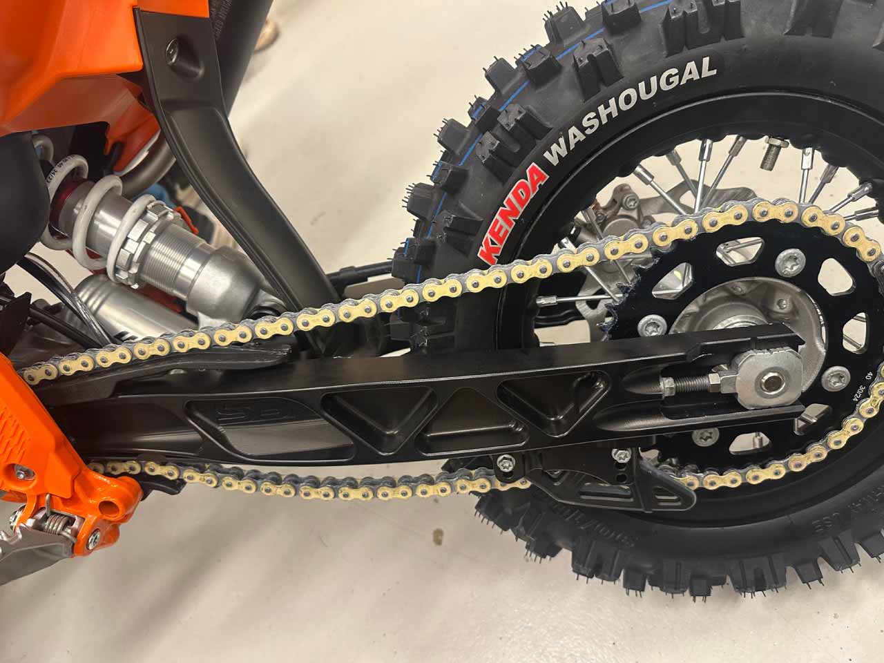 50sx-swingarm-1